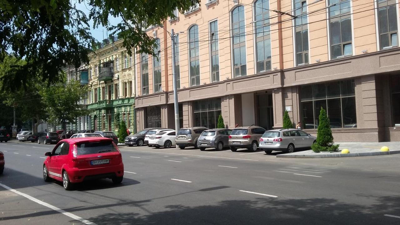 Apartment On Velyka Arnauts'Ka Str โอเดสซา ภายนอก รูปภาพ